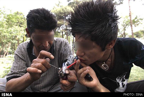 گل و حشیش الگوی مصرف مواد در کودکان و نوجوانان گل و حشیش الگوی مصرف مواد در کودکان و نوجوانان