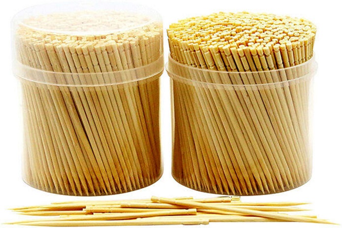 ۳ دلیل برای این که هرگز از خلال دندان استفاده نکنید خلال دندان