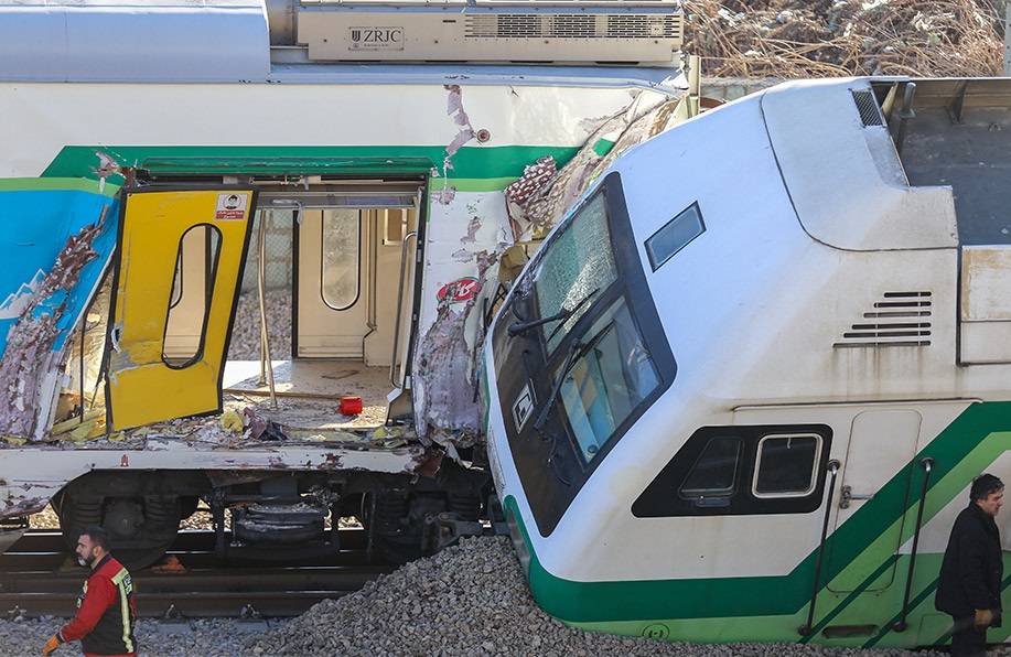 علت حادثه برخورد دو قطار مترو در ایستگاه چیتگر علت حادثه برخورد دو قطار مترو در ایستگاه چیتگر