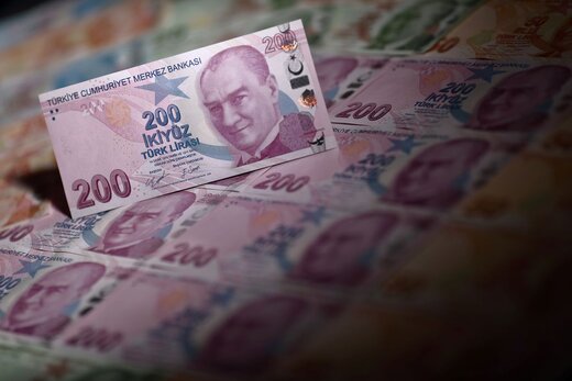 سقوط آزاد لیر در بازار تهران