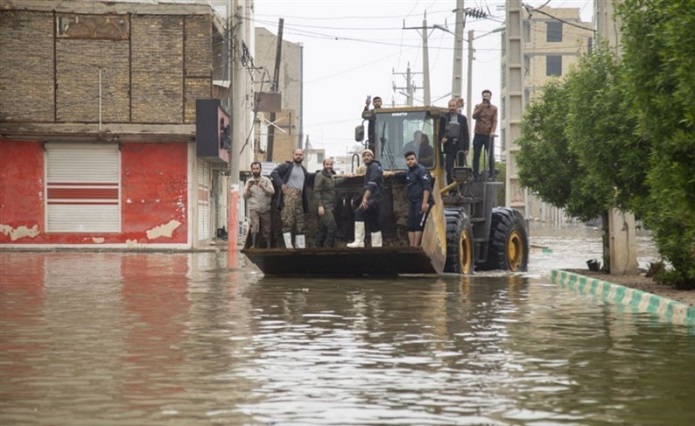 روند تخلیه آب از منازل سیلزدگان سرعت گرفت منازل سیلزده