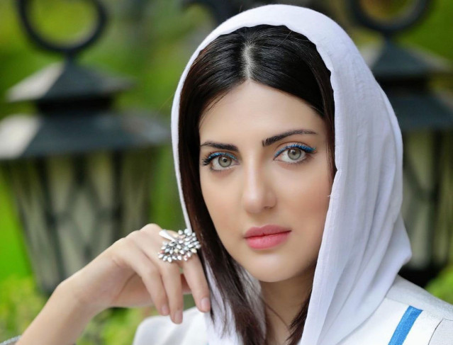 هلیا امامی هلیا امامی