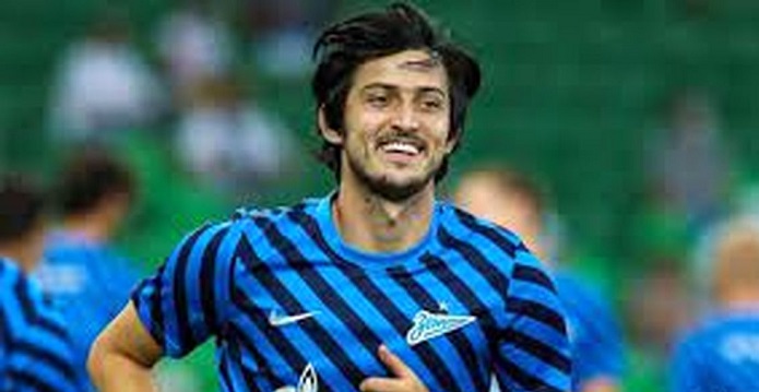 عکس یادگاری سردار آزمون با برادران ممنوعالتصویر سردار آزمون