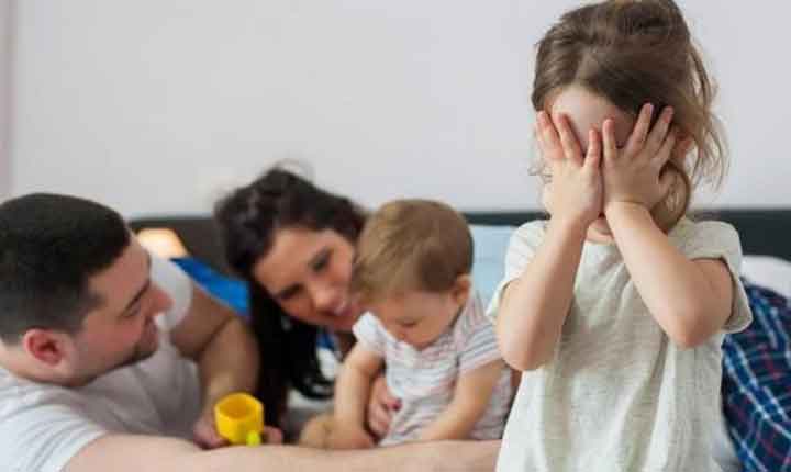 «فرق» گذاشتن والدین بین فرزندان و «کینهای» که تا بزرگسالی میماند «فرق» گذاشتن والدین