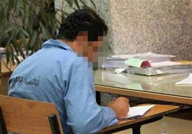 دزد دیوار اقلام سرقتی را در دیوار میفروخت دزدی از دیوار