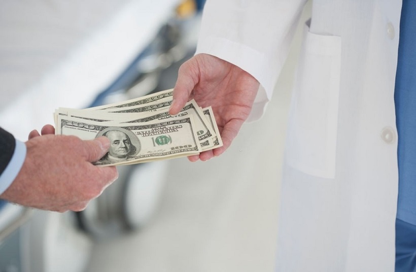 بازگشت پدیده شوم زیرمیزی پزشکان 