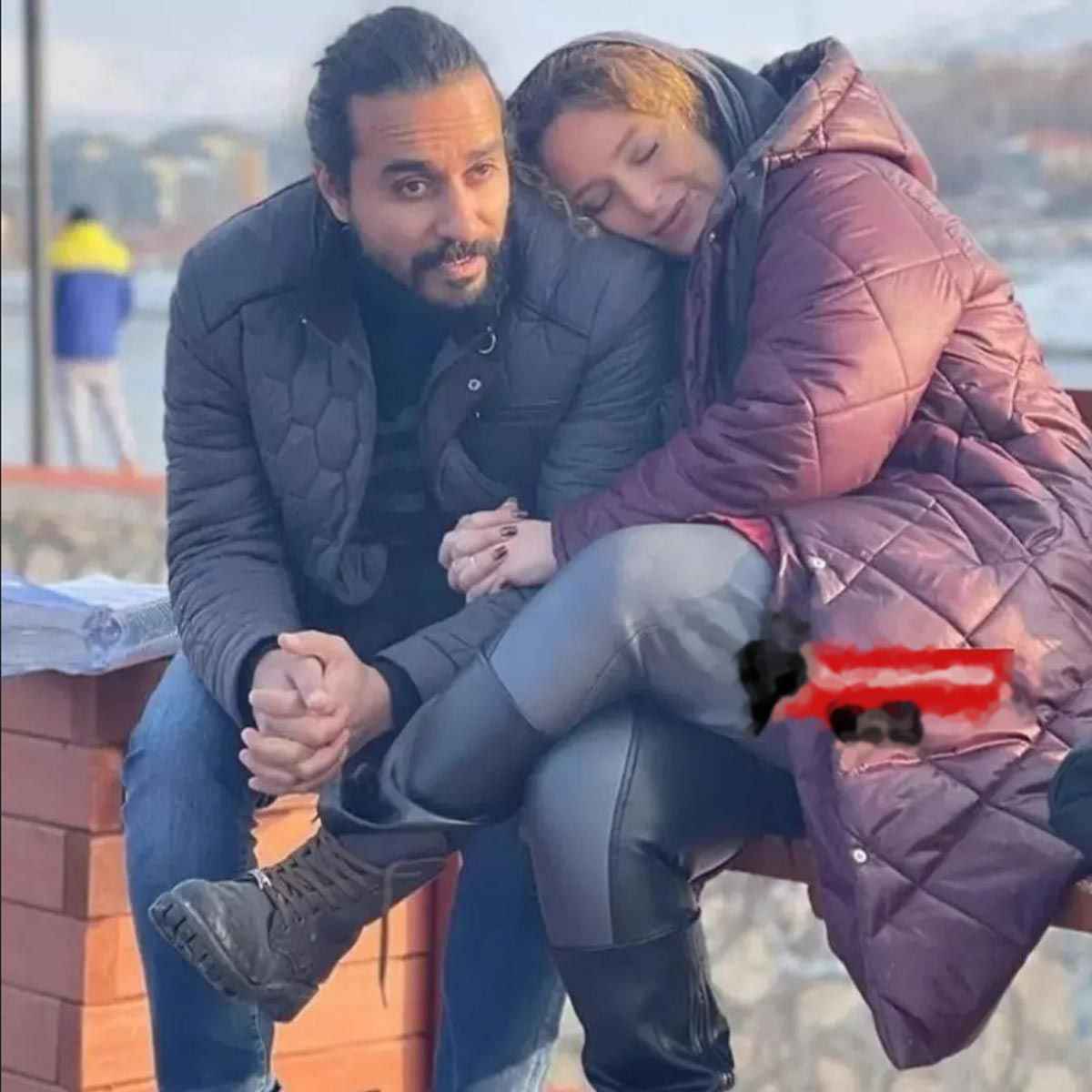 تصویری عاشقانه از نگین معتضدی در آغوش همسرش