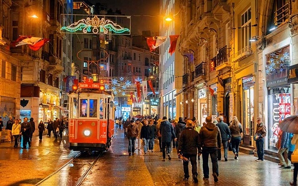 سفر به استانبول چقدر هزینه دارد؟ سفر به استانبول چقدر هزینه دارد؟