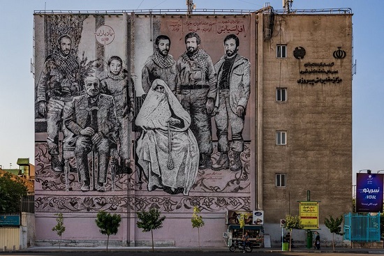 سانسور تصویر مادر شهید در تهران سانسور تصویر مادر شهید در تهران