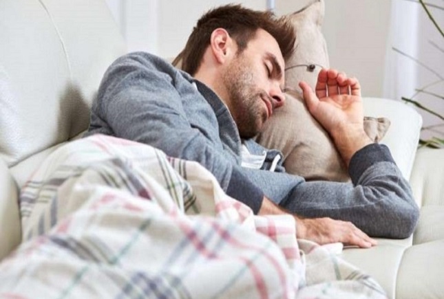 چرا جوانان بیشتر به اومیکرون مبتلا میشوند؟ چرا جوانان بیشتر به اومیکرون مبتلا میشوند؟