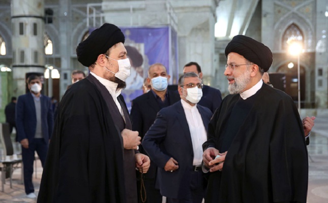 سیدحسن خمینی در حرم امام خمینی (ره) سیدحسن خمینی در حرم امام خمینی (ره)