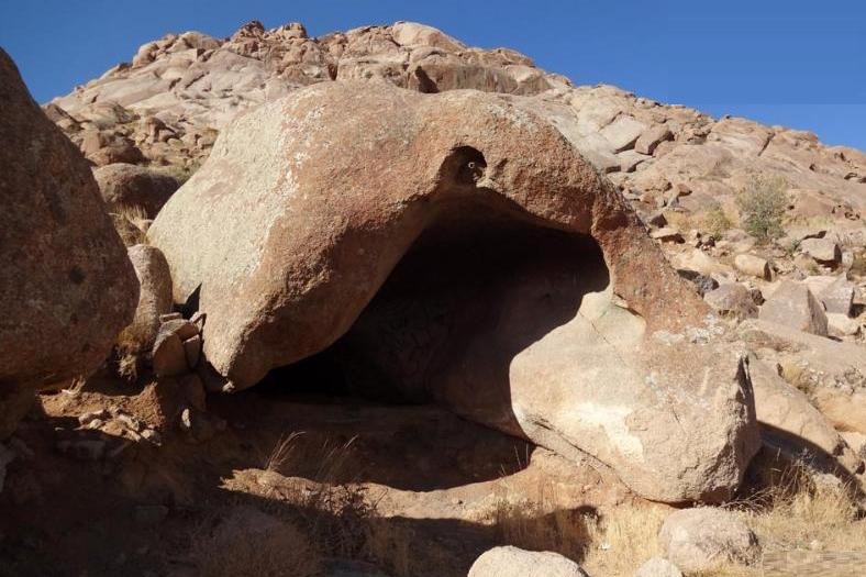 غار محل اختفای کاترین عدل و بهمن غار محل اختفای کاترین عدل و بهمن