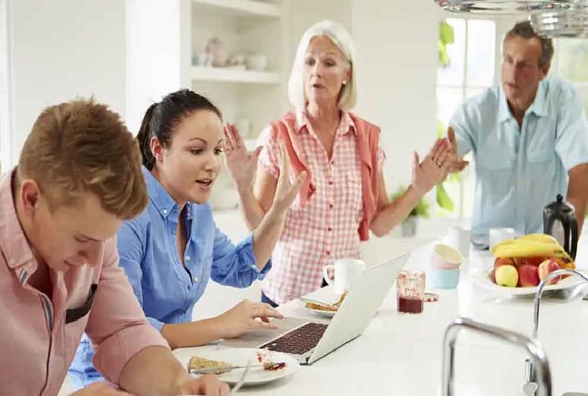 در برابر انتظارات بیجای خانواده همسر چه کنیم در برابر انتظارات بیجای خانواده همسر چه کنیم