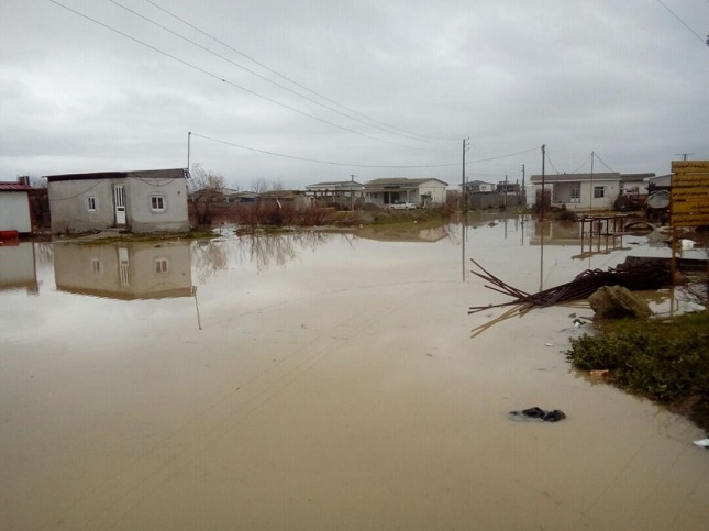بندرترکمن در محاصره آب و فاضلاب بندرترکمن در محاصره آب و فاضلاب
