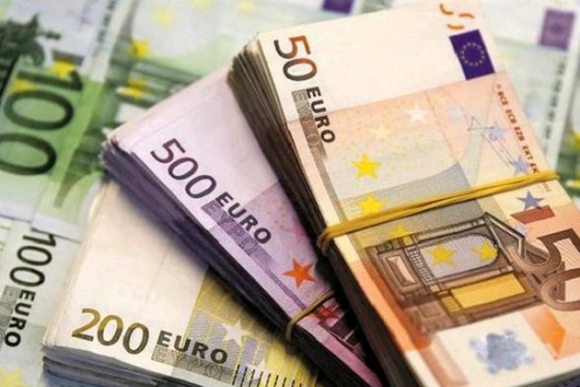 قیمت دلار، یورو و پوند امروز پنجشنبه ۲۱ بهمن ۱۴۰۰