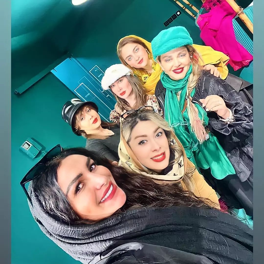 بهاره رهنما با شاخ های اینستاگرام تیم درست کرد!/ تصاویر بهاره رهنما با شاخ های اینستاگرام تیم درست کرد!/ تصاویر