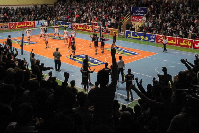 ممنوعیت حضور تماشاگران در سالنهای والیبال تماشاگران والیبال