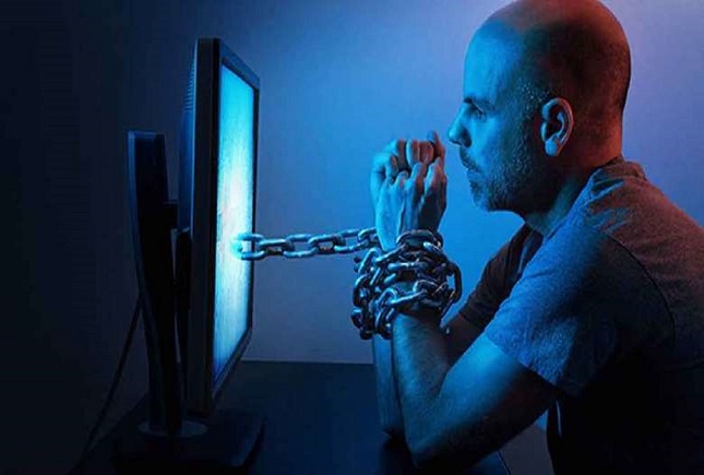 علامتهای اعتیاد اینترنتی کدامند؟ علامتهای اعتیاد اینترنتی کدامند؟