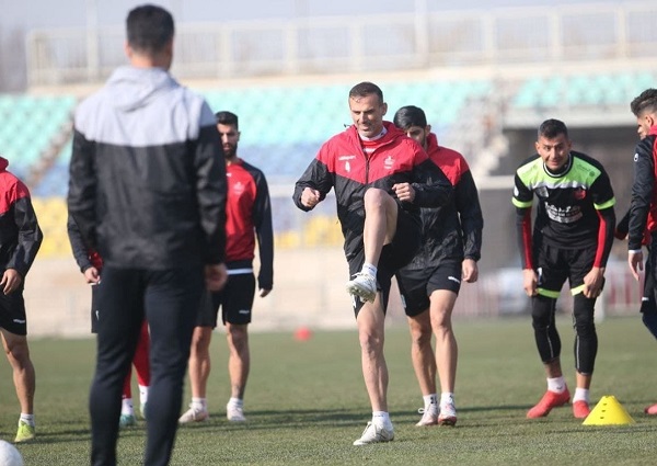 غیبت حاشیه ساز سیدجلال حسینی در تمرین پرسپولیس غیبت حاشیه ساز سیدجلال حسینی در تمرین پرسپولیس