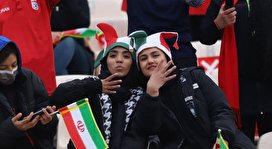 حضور زنان در ورزشگاه آزادی برای بازی تیم ملی ایران / تصاویر