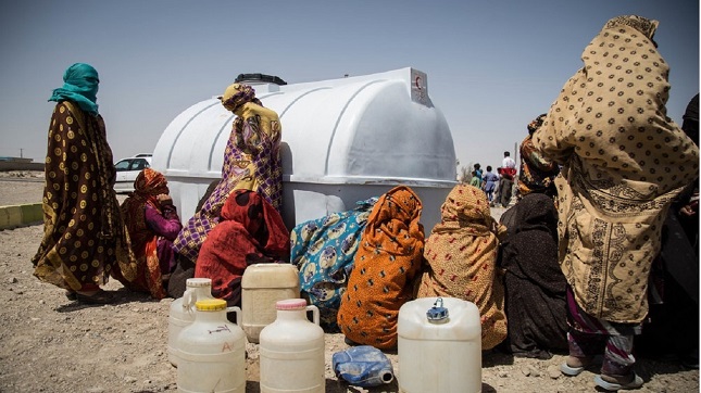 مردم سیستان و بلوچستان به دنبال نان و آب مردم سیستان و بلوچستان به دنبال نان و آب