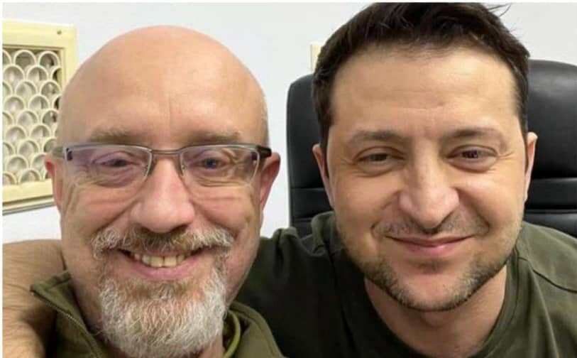 تفاوت پوتین و زلانسکی هنگام مشورت با فرماندهان نظامی/عکس تفاوت پوتین و زلانسکی هنگام مشورت با فرماندهان نظامی/عکس