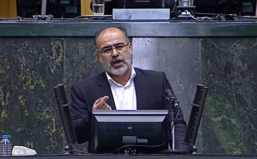 حاکمیت باید در خصوص فضای مجازی یک تصمیم قاطع بگیرد حاکمیت باید در خصوص فضای مجازی یک تصمیم قاطع بگیرد