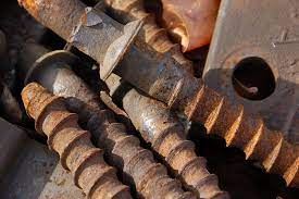 دستگیری سارق پیچ و مهره 