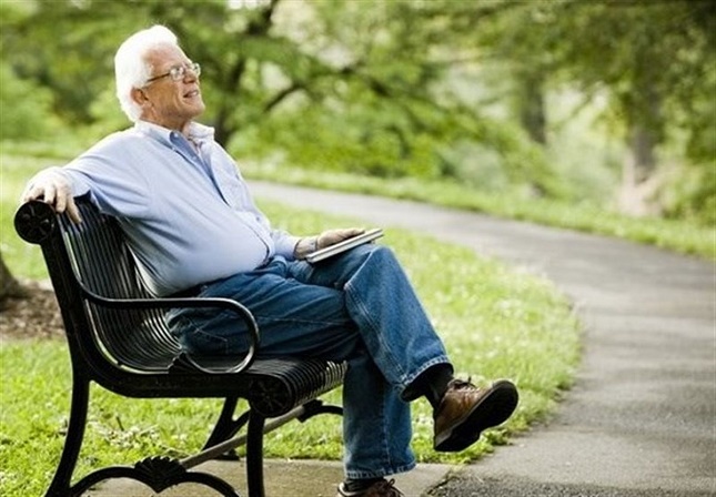 حداقل حقوق بازنشستگان ۵ میلیون تومان حداقل حقوق بازنشستگان ۵ میلیون تومان