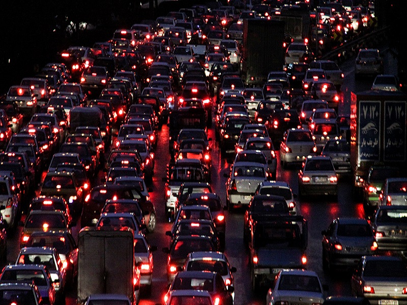 چرایی قفل شدن تهران در شب های بارانی/پلیس و شهرداری مقصر هستند؟ ترافیک تهران