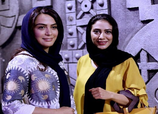 مونا و مارال فرجاد عزادار شدند / عکس مونا و مارال فرجاد عزادار شدند / عکس