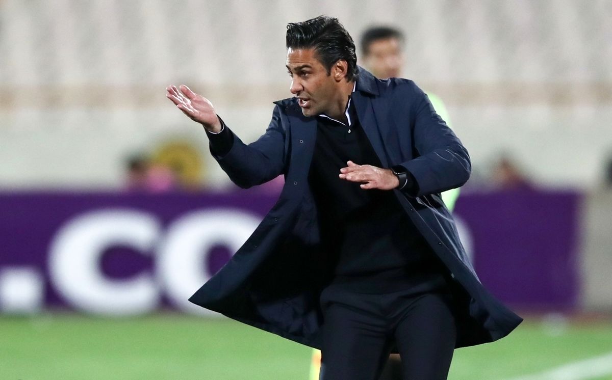 فرهاد مجیدی سرمربی استقلال فرهاد مجیدی سرمربی استقلال