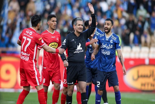 پیشکسوت فوتبال: سوت داور به نفع استقلال در آخرین دربی سال پیشکسوت فوتبال: سوت داور به نفع استقلال در آخرین دربی سال