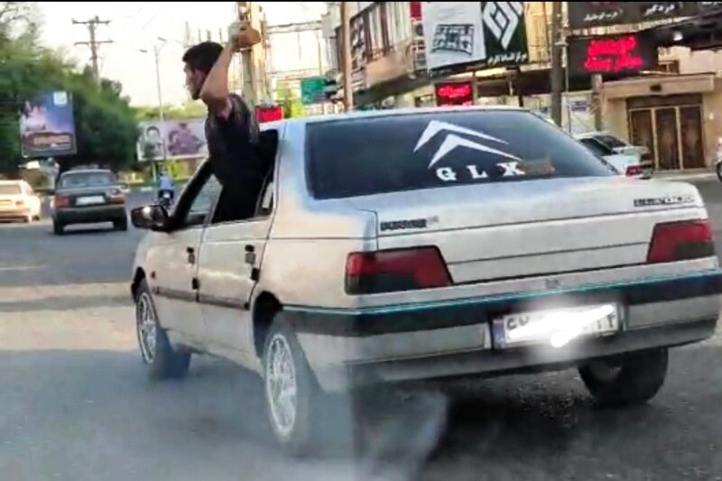 سنگ پرانی به خودروها تفریح یا بیماری؟ / علل افزایش سنگ پرانی به خودروها سنگ پرانی