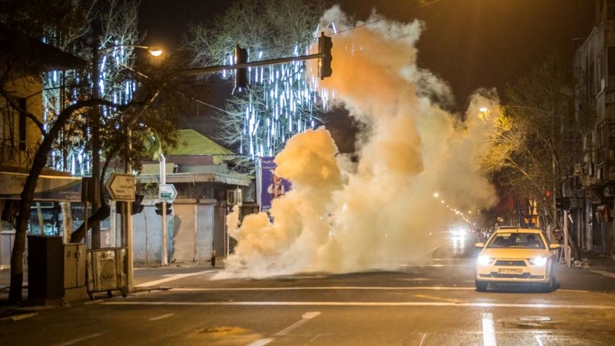 کنترل مراکز فروش مواد محترقه خطرناک کنترل مراکز فروش مواد محترقه خطرناک