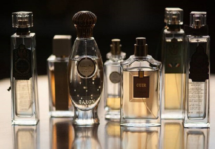 ۵ خطایی که هنگام استفاده از عطرها مرتکب میشویم خرید عطر