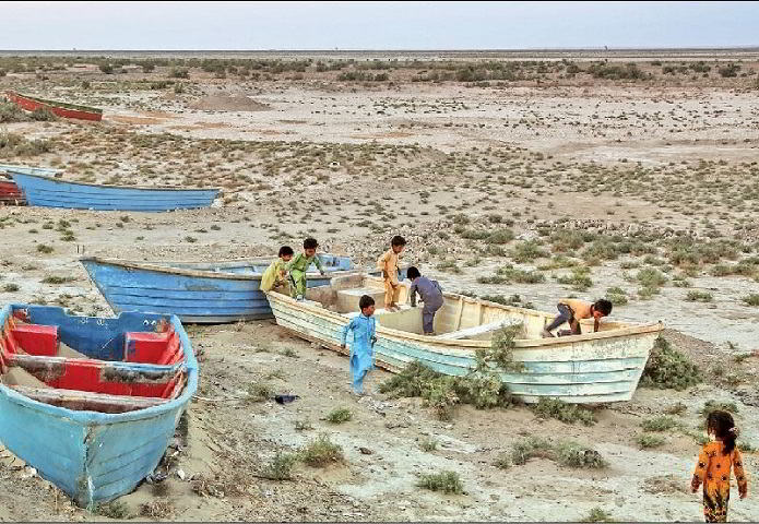 کوچ اجباری به شهرهای غریب کوچ اجباری به شهرهای غریب