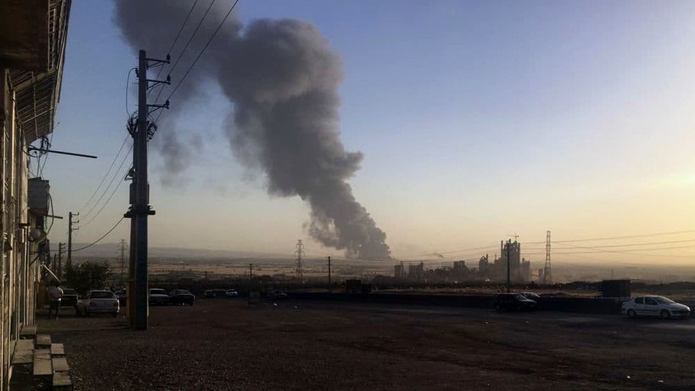 پالایشگاه تهران آتش گرفت +عکس و فیلم آتش سوزی پالایشگاه تهران