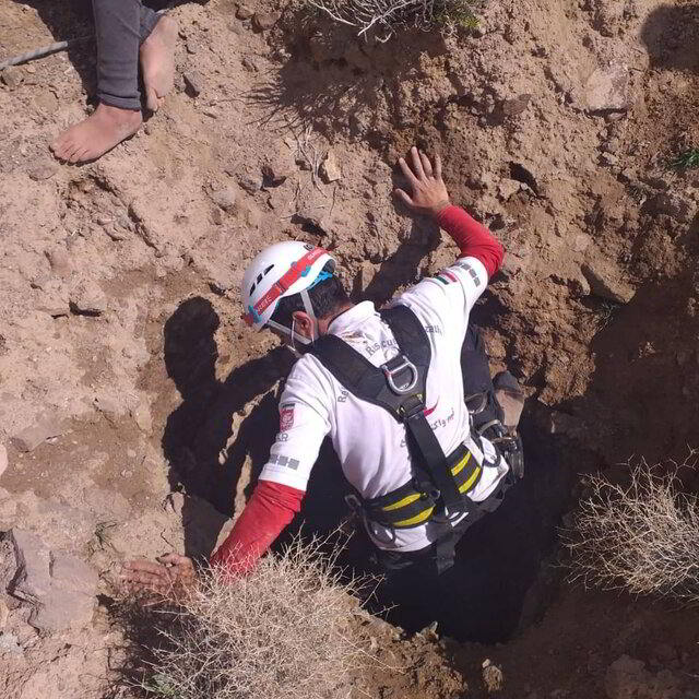 سقوط مرگبار ۲۹ تبعه افغان داخل چاه پس از فرار از دست پلیس سقوط ۲۹ تبعه افغان داخل چاه