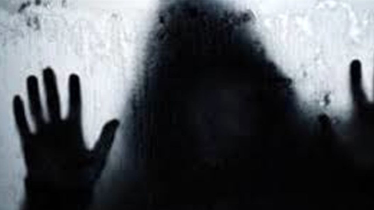 دختر بوکسور، مرد متجاوز را ناکاوت کرد تجاوز