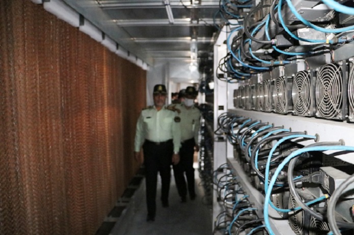 تصاویر بزرگترین مرکز استخراج رمز ارز ایران کشف ماینر