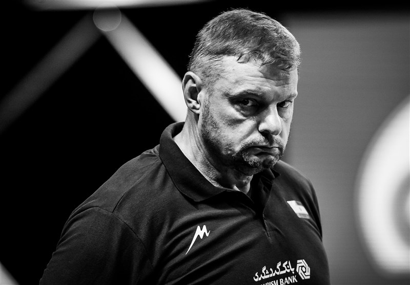 عصبانیت آلگنو از بازکنان تیم ملی والیبال عصبانیت آلگنو از بازکنان تیم ملی والیبال