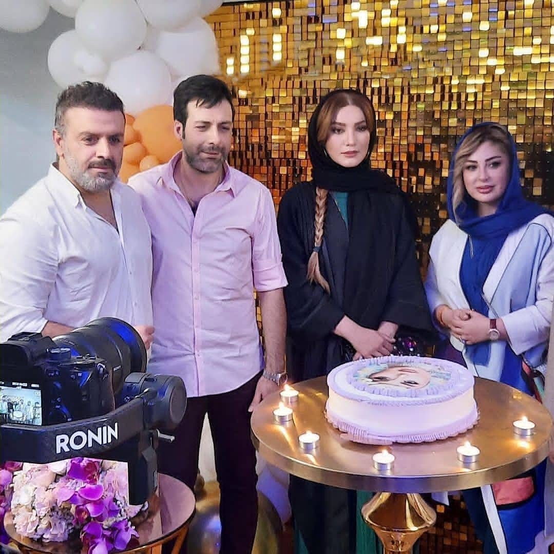 جشن تولد نیوشا ضیغمی با حضور هنرمندان / فیلم و عکس جشن تولد نیوشا ضیغمی با حضور هنرمندان / فیلم و عکس