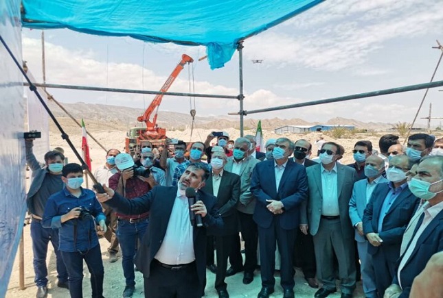 لولهگذاری طرح انتقال آب دریا به فارس آغاز شد لولهگذاری طرح انتقال آب دریا به فارس آغاز شد