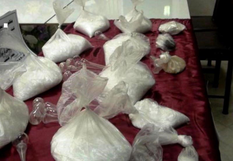 کشف ۵ کیلو شیشه از داخل کانال کولر مخدر شیشه