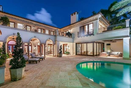 قصر ۱۵۶۰ میلیاردی و فوق لوکس جنیفر لوپز! + عکس