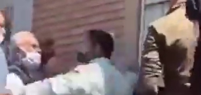 رئیس پلیس تهران: از مردم عذر میخواهم جسارت به سالمندان صف واکسن