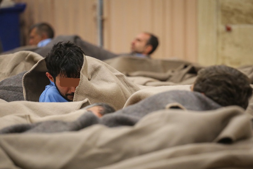 گفتگو با معتاد کارتنخواب گفتگو با معتاد کارتنخواب