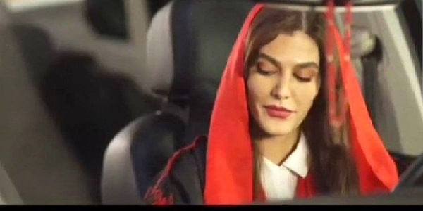 تبلیغ جنسی بستنی خوردن تبلیغ جنسی بستنی خوردن