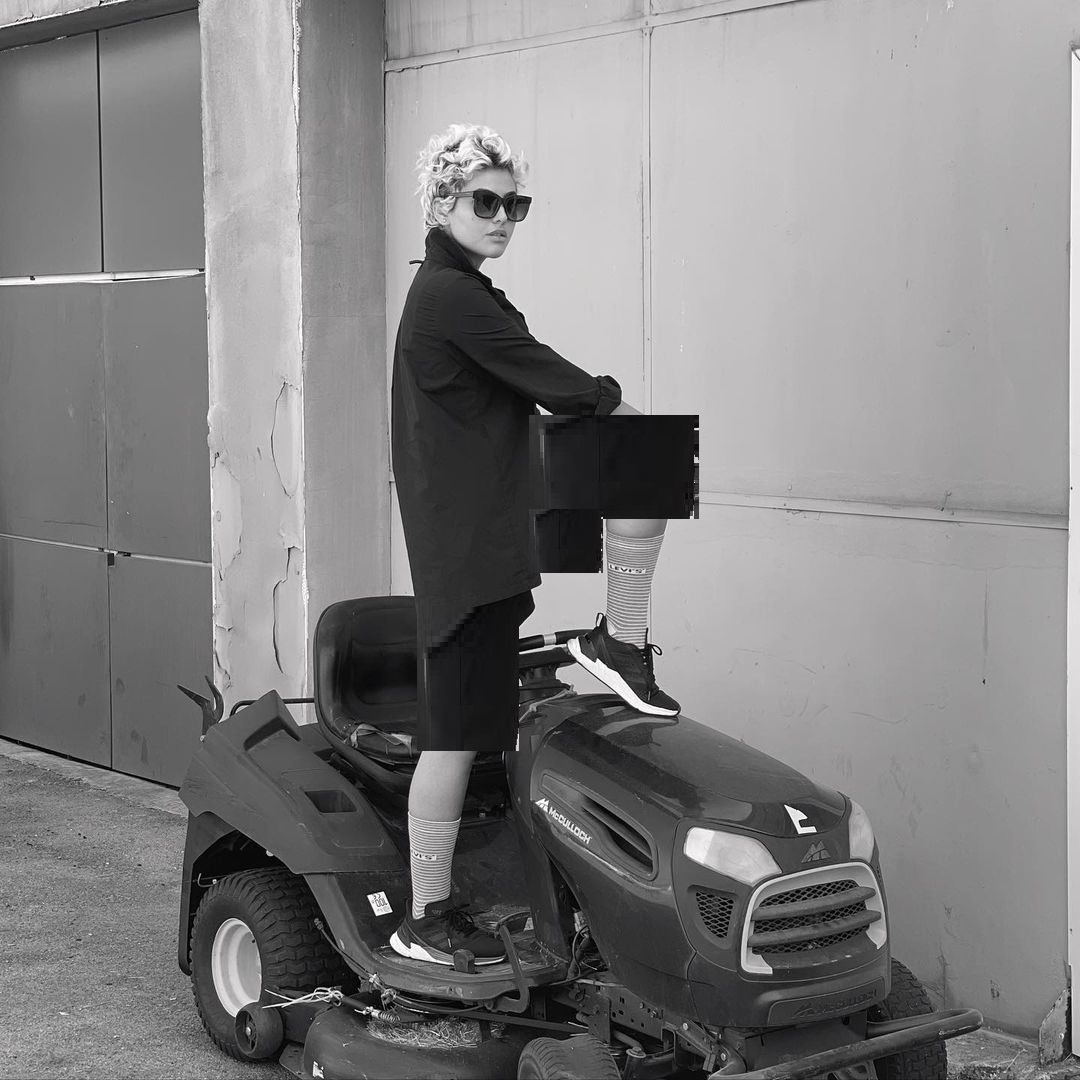 لباس عجیب ریحانه پارسا 